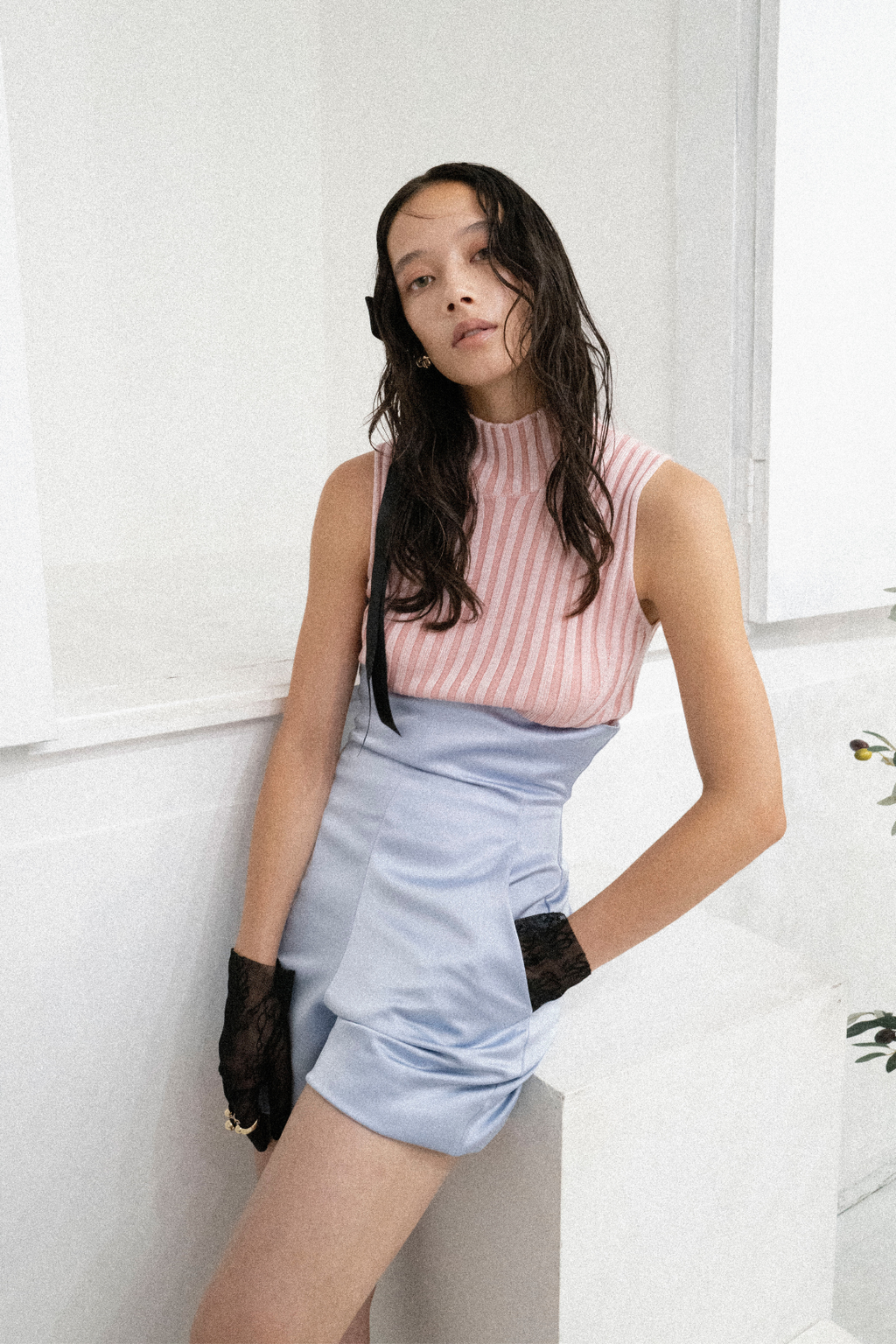 NO-SLEEVE STRIPED RIB KNIT TOP (PNK)