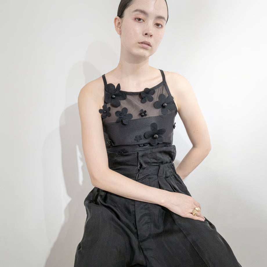 Flower Embroidery Tank Top（BLK）